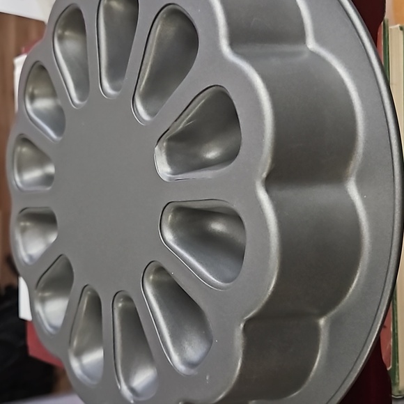 2 PC Round Cake Pan Fillables 10" - Picture 3 of 5